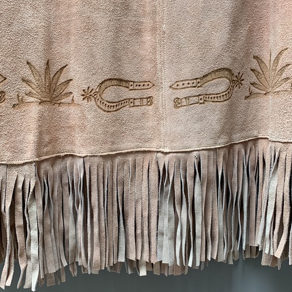 Vintage Suede Poncho. - Picture 9 of 10